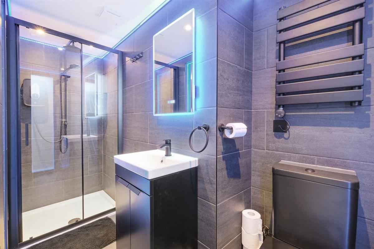 1 bed Cottage for rent in Greenford. From Round Box Estates Ltd