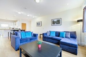 3 bed Apartment for rent in Maidenhead. From Round Box Estates Ltd