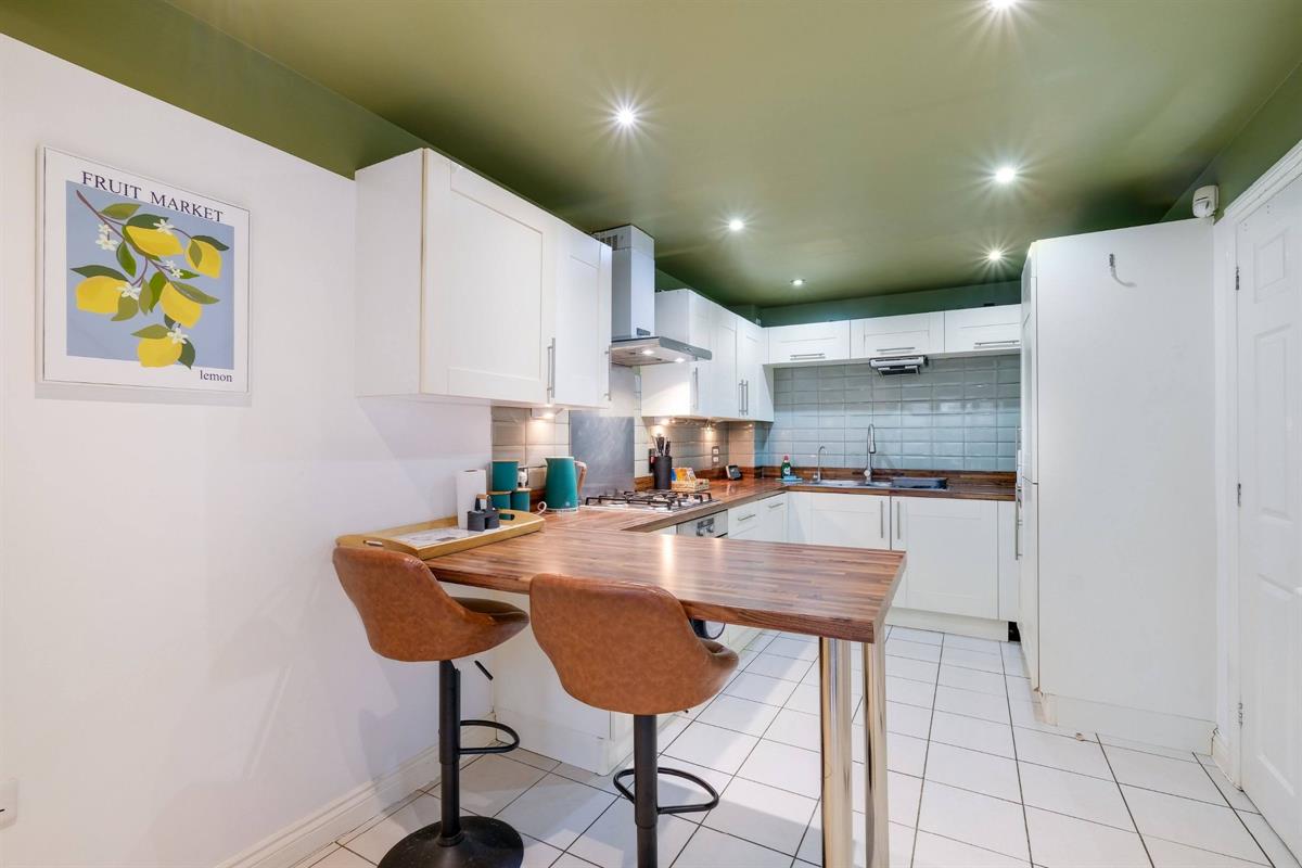 3 bed Semi Detached for rent in Slough. From Round Box Estates Ltd