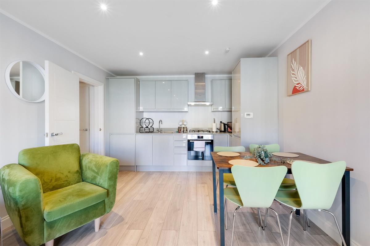 2 bed Apartment for rent in High Wycombe. From Round Box Estates Ltd