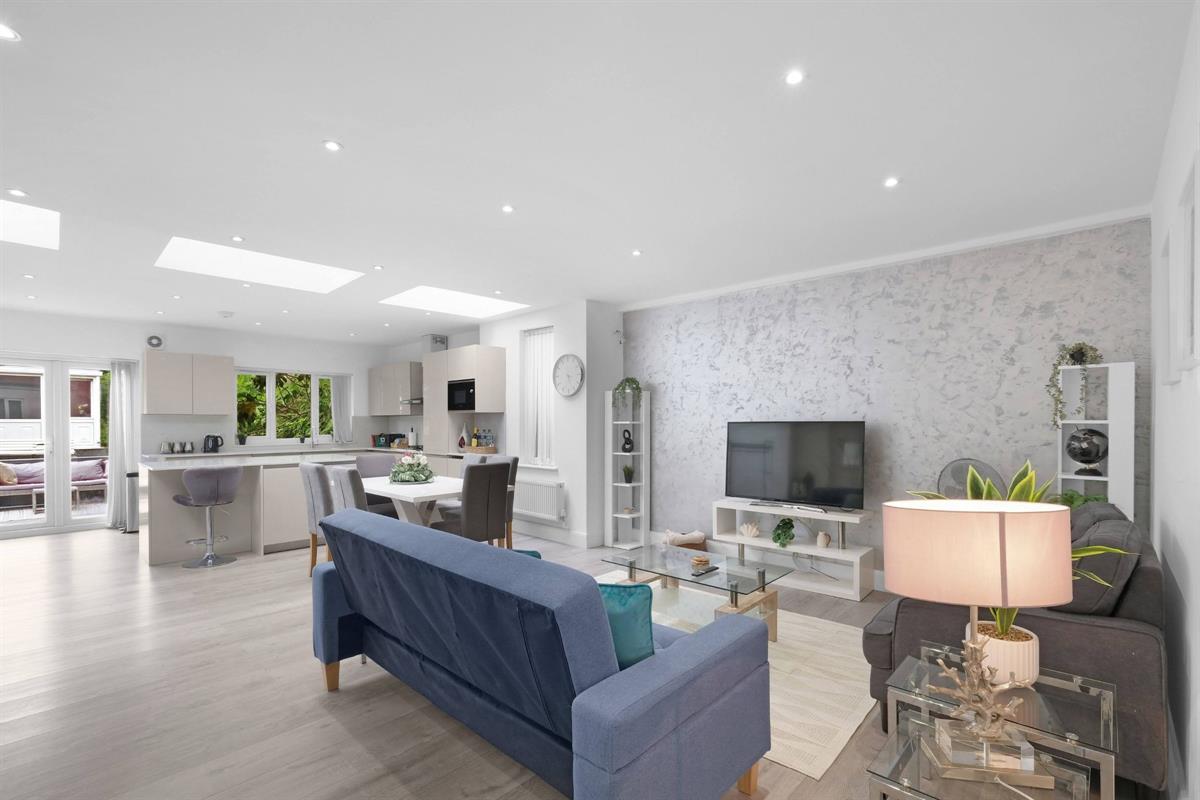 3 bed Semi Detached for rent in Edgware. From Round Box Estates Ltd