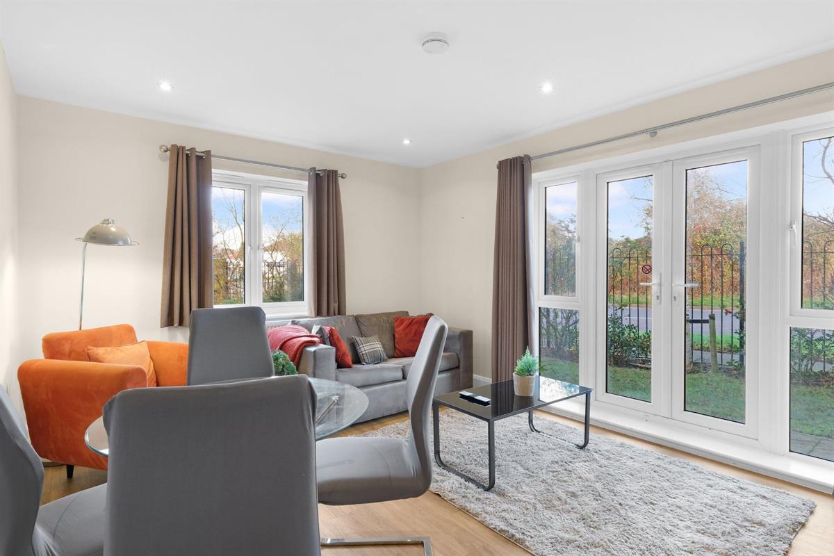 1 bed Apartment for rent in Stanwell. From Round Box Estates Ltd