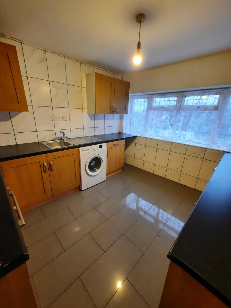 1 bed Flat Share for rent in Hounslow. From Succour Management - Croydon