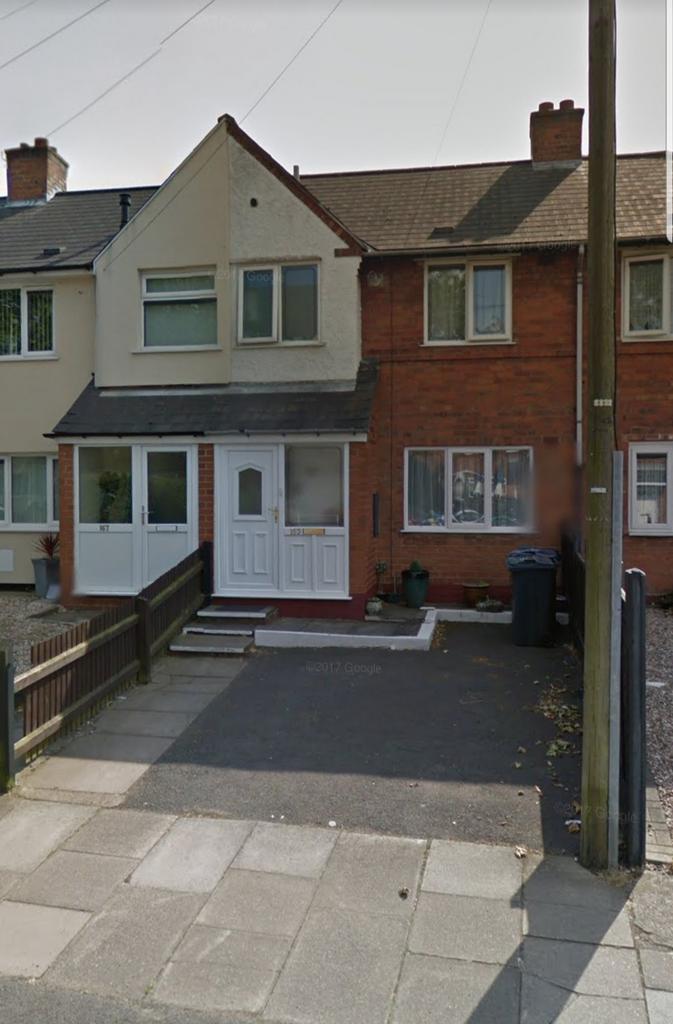 2 bed Mid Terraced House for rent in Solihull. From Oak Tree Estates