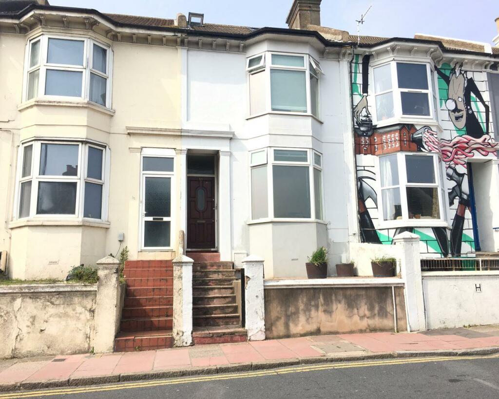 6 bed Mid Terraced House for rent in Ovingdean. From Clarity Property Management