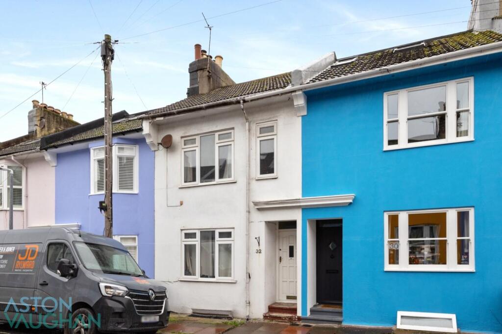 4 bed Mid Terraced House for rent in Ovingdean. From Clarity Property Management 4 bed Mid Terraced House for rent in Ovingdean. From Clarity Property Management