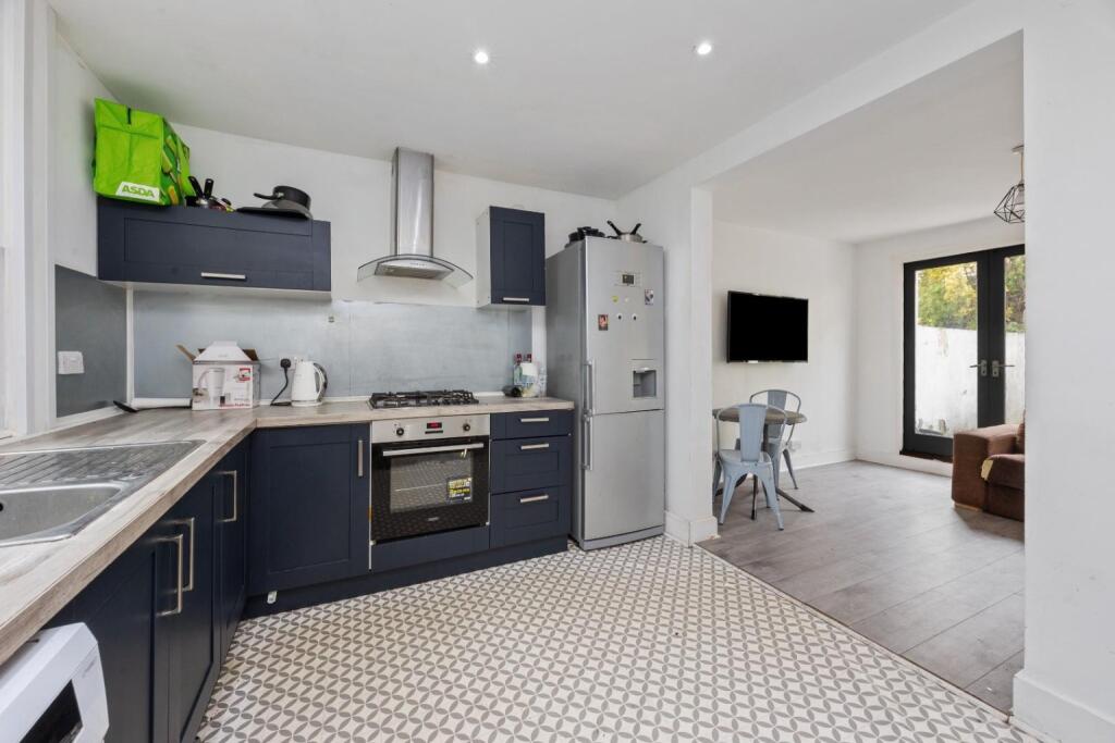 6 bed Mid Terraced House for rent in Ovingdean. From Clarity Property Management