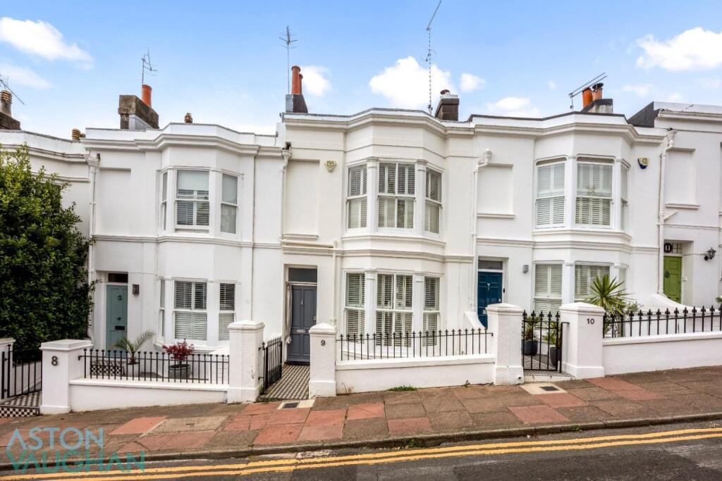 3 bed Mid Terraced House for rent in Brighton and Hove. From Clarity Property Management