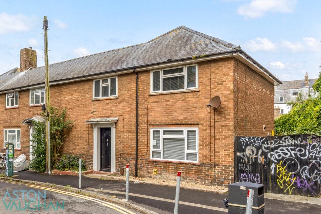 5 bed Semi Detached for rent in Ovingdean. From Clarity Property Management