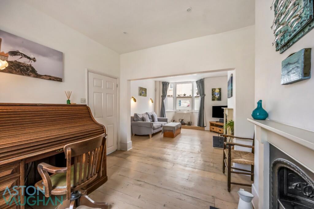 3 bed Mid Terraced House for rent in Brighton and Hove. From Clarity Property Management