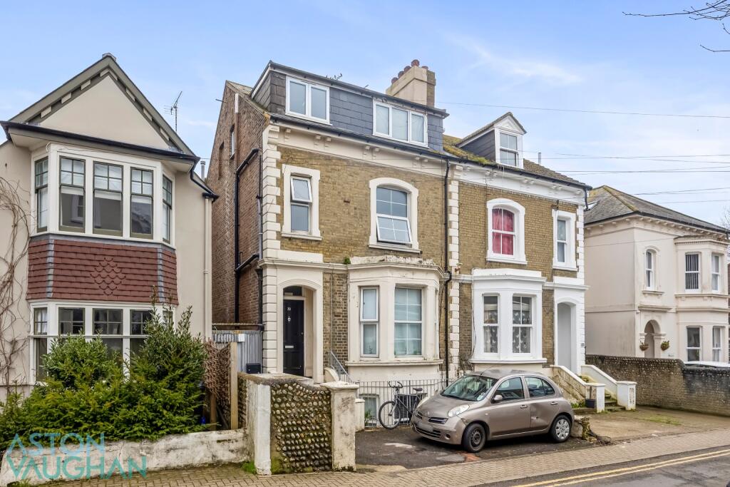 4 bed Studio for rent in Worthing. From Clarity Property Management