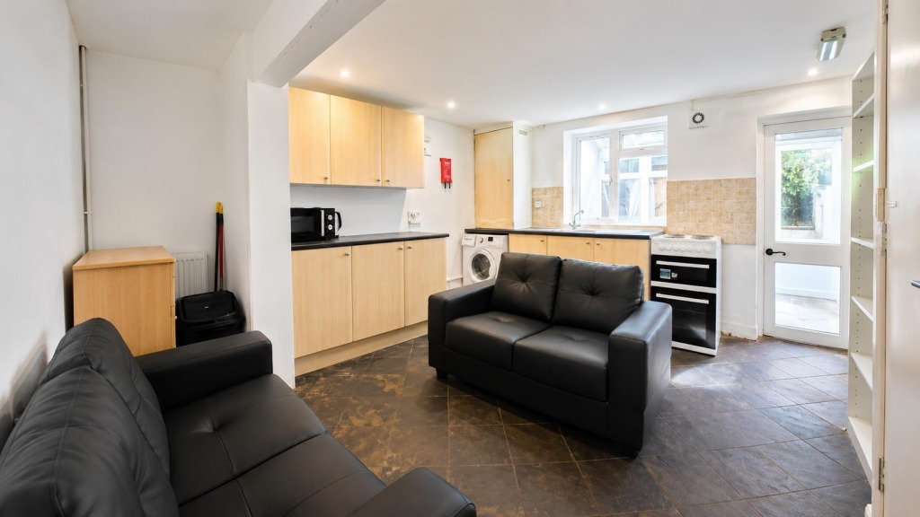 1 bed Mid Terraced House for rent in Ovingdean. From Clarity Property Management 1 bed Mid Terraced House for rent in Ovingdean. From Clarity Property Management