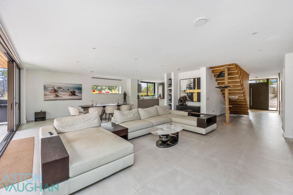 5 bed Detached for rent in Crosspost. From Clarity Property Management 5 bed Detached for rent in Crosspost. From Clarity Property Management