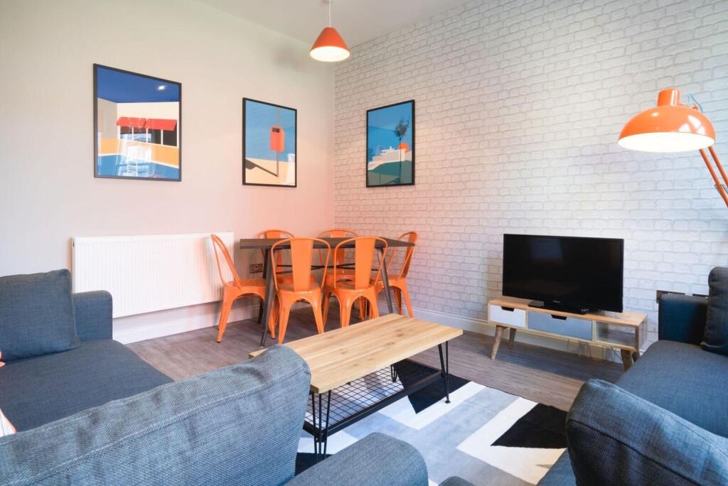 6 bed Mid Terraced House for rent in Brighton and Hove. From Clarity Property Management