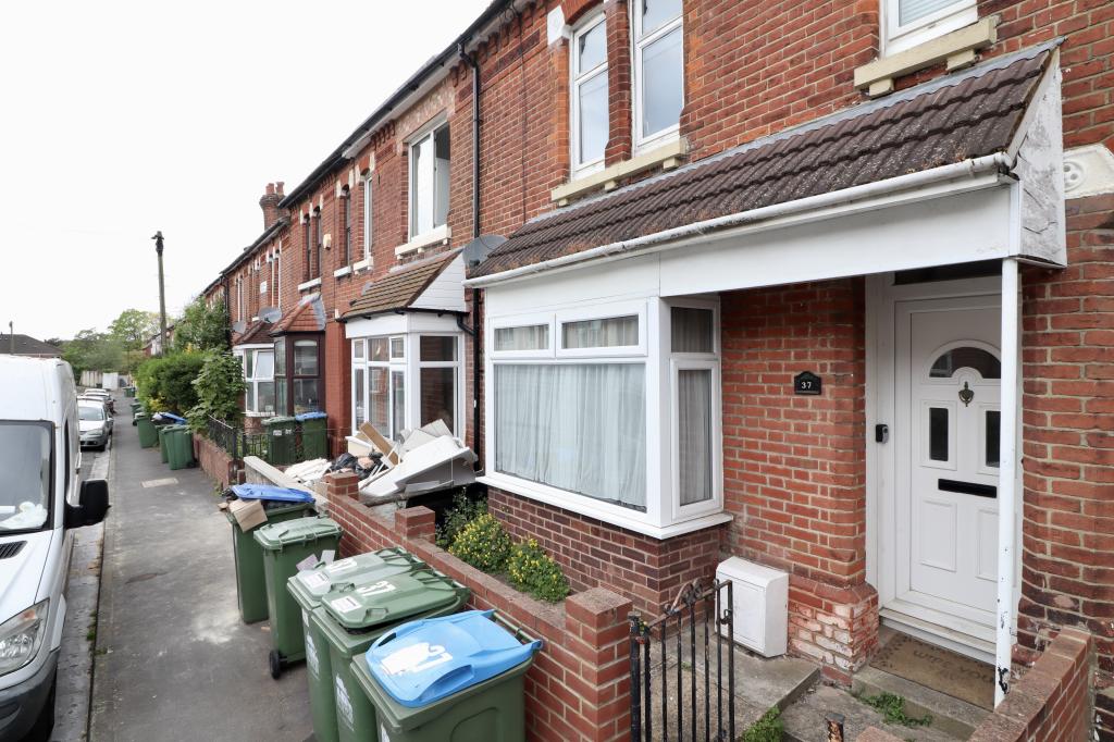 1 bed Mid Terraced House for rent in Southampton. From SDM PROPERTY - Southampton