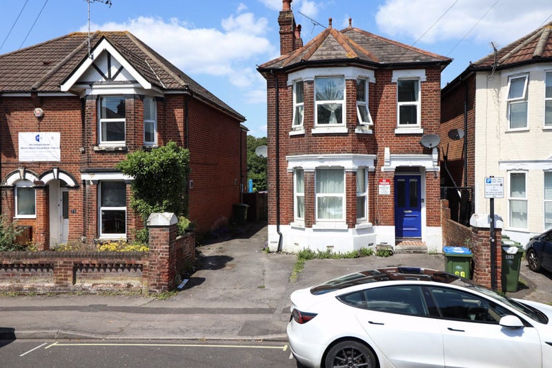 5 bed Room for rent in Southampton. From SDM Facilities - Southampton