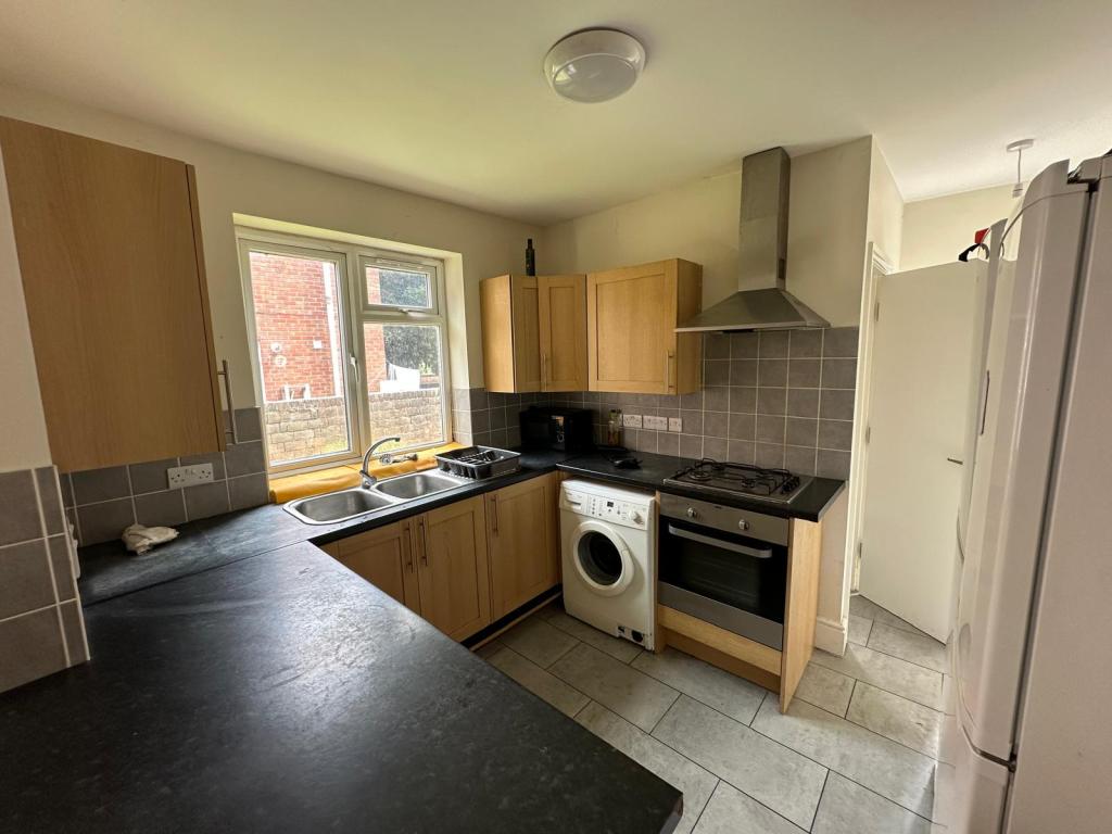 7 bed Room for rent in Southampton. From SDM Facilities - Southampton