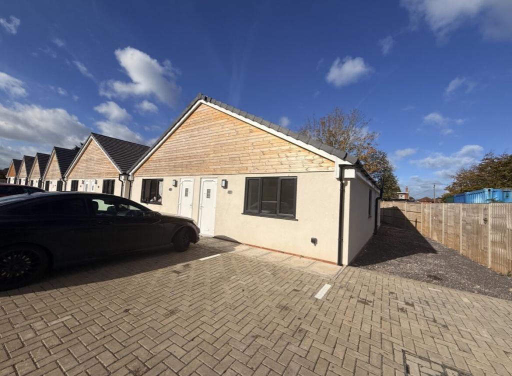 2 bed Bungalow for rent in Holbury. From SDM Properties - Southampton