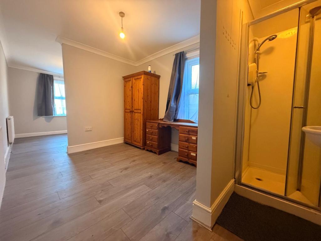5 bed House of Multiple Occupation for rent in Eastleigh. From SDM Properties - Southampton