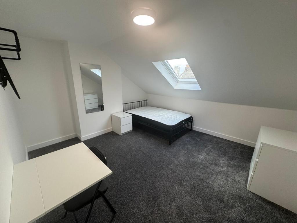 8 bed House of Multiple Occupation for rent in Southsea. From SDM Properties - Southampton 8 bed House of Multiple Occupation for rent in Southsea. From SDM Properties - Southampton