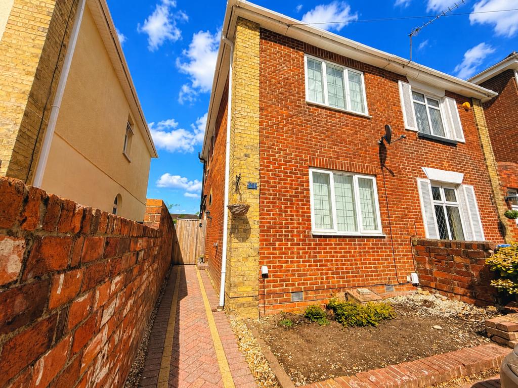 2 bed Semi-Detached House for rent in Southampton. From SDM Properties - Southampton