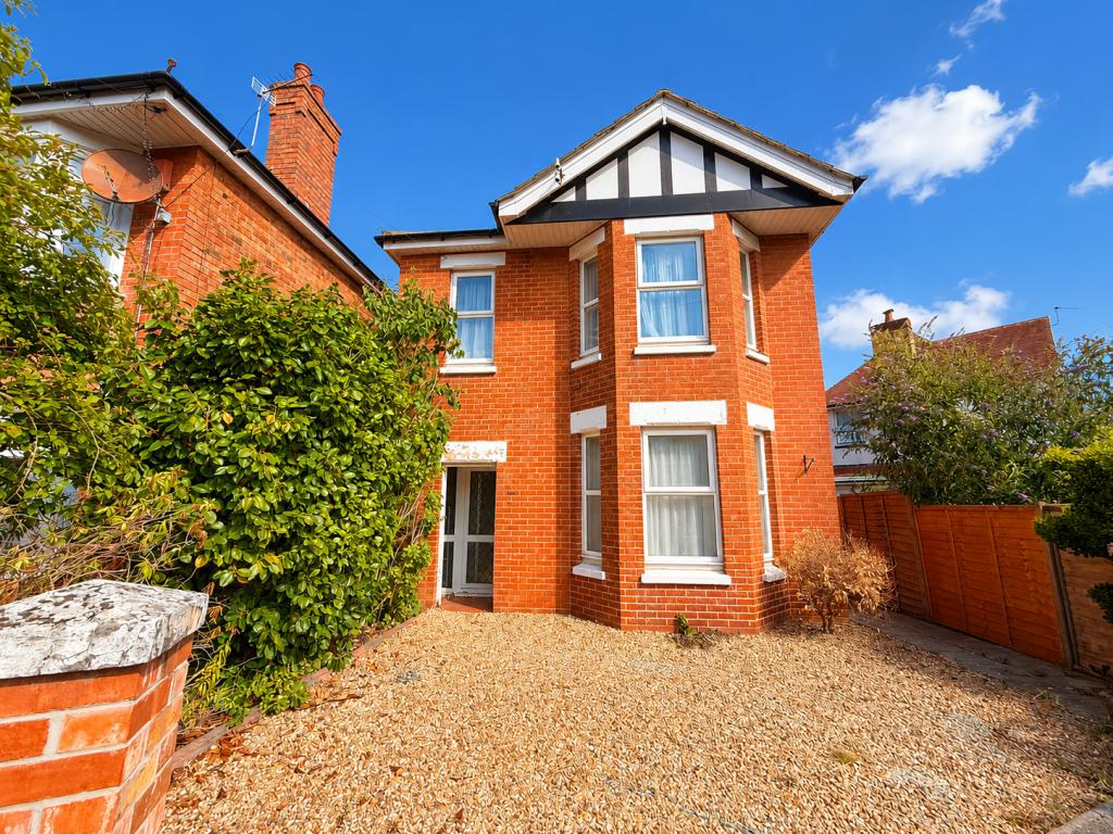 5 bed House of Multiple Occupation for rent in Bournemouth . From SDM Properties - Southampton