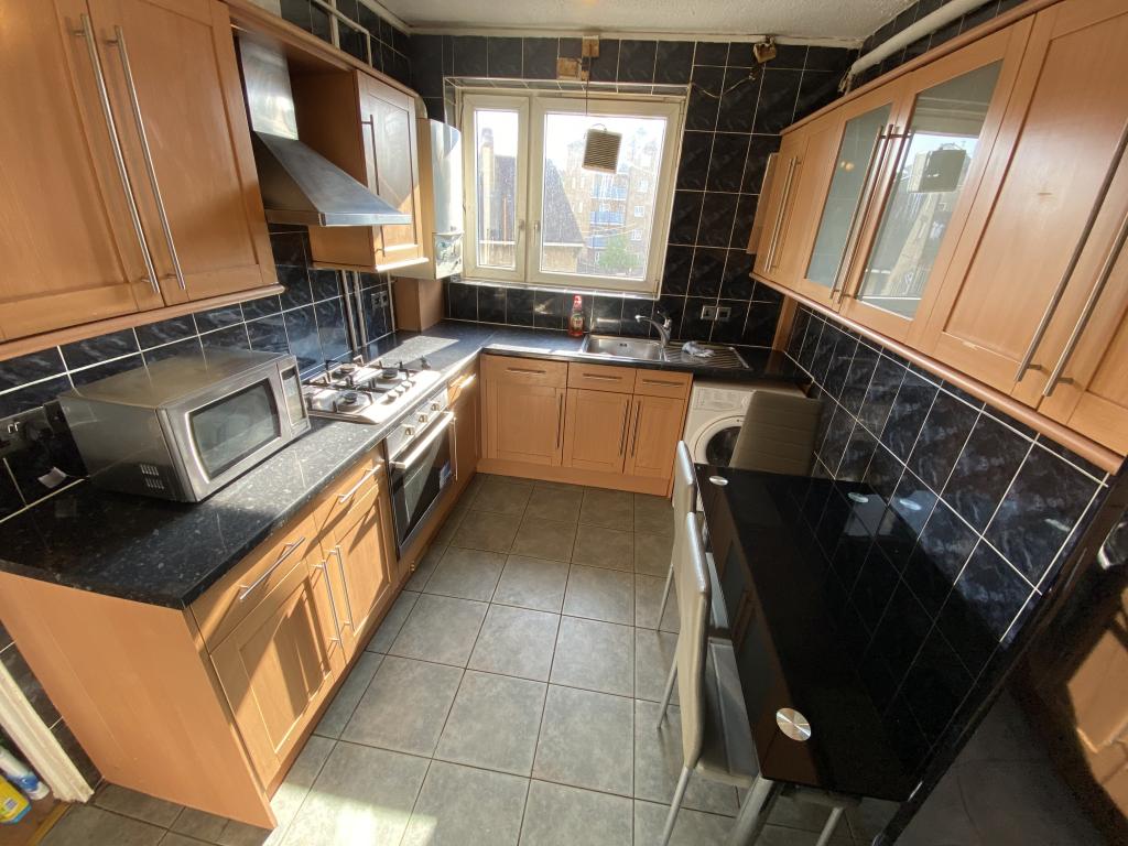 4 bed Flat for rent in London. From Aydans Estates - London
