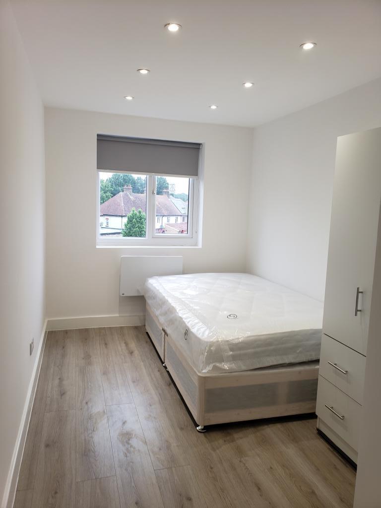 1 bed Studio for rent in Southall. From Smartlet Estates