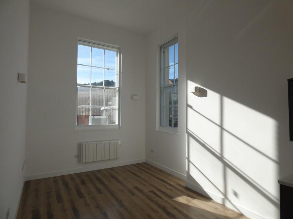 1 bed Apartment for rent in Swindon. From Atwell Martin - Chippenham