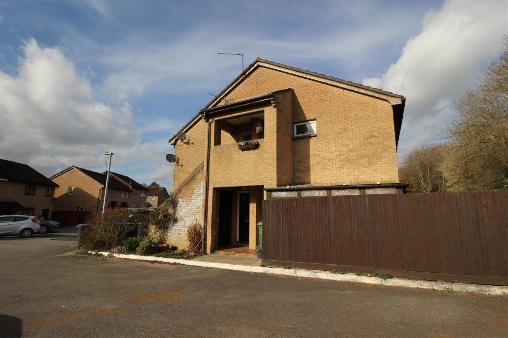 1 bed Mid Terraced House for rent in Chippenham. From Atwell Martin - Chippenham