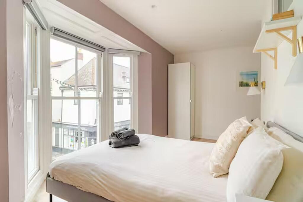 2 bed 1st Floor Flat for rent in Plymouth. From Atwell Martin - Plymouth