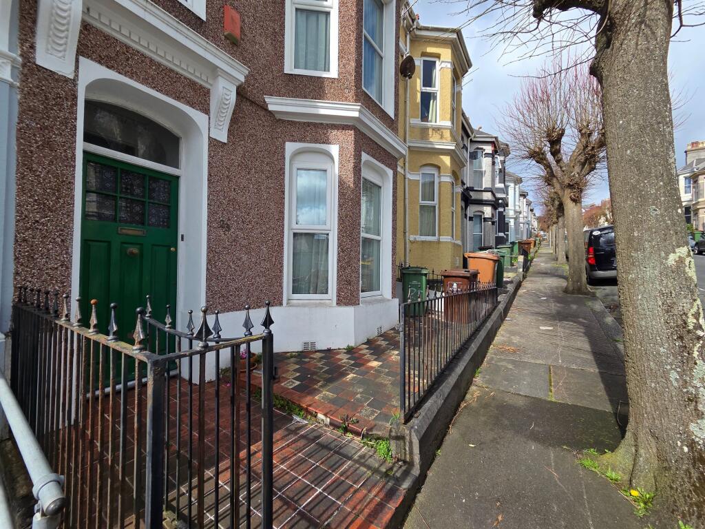 3 bed Mid Terraced House for rent in Plymouth. From Atwell Martin - Plymouth