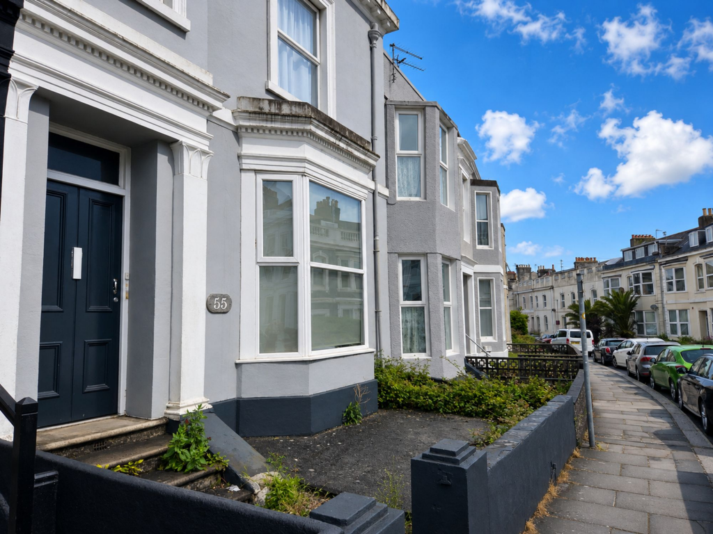 5 bed Mid Terraced House for rent in Plymouth. From Atwell Martin - Plymouth 5 bed Mid Terraced House for rent in Plymouth. From Atwell Martin - Plymouth
