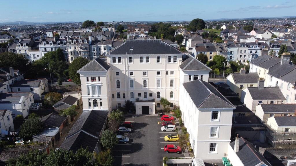 2 bed Apartment for rent in Torpoint. From Atwell Martin - Plymouth