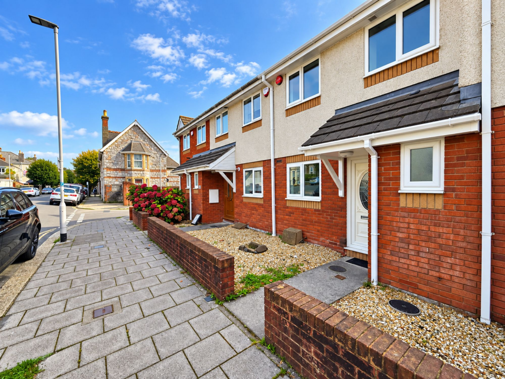 2 bed Mid Terraced House for rent in Plymouth. From Atwell Martin - Plymouth