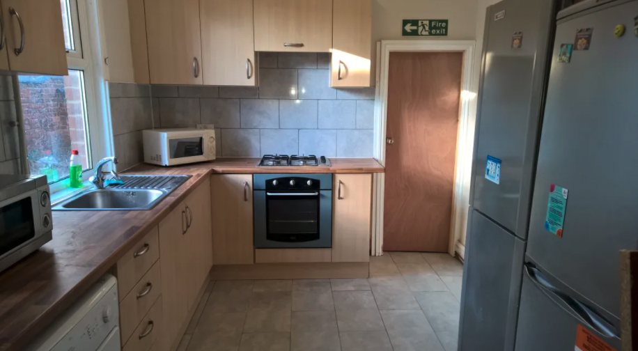 5 bed House of Multiple Occupation for rent in  Coventry. From Property Investor - Wolverhampton