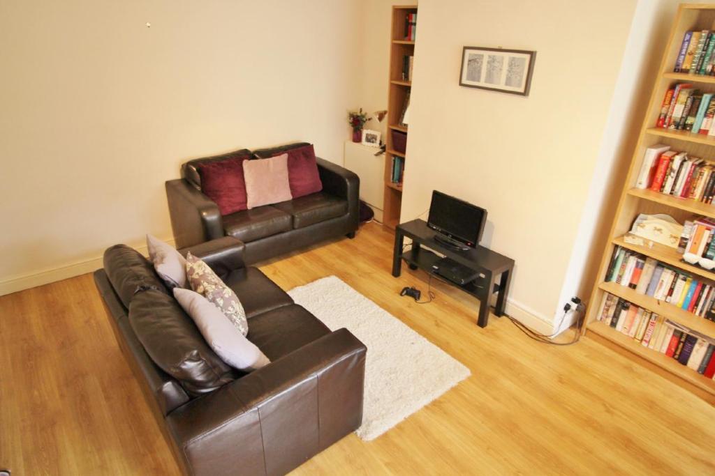 3 bed Terraced House for rent in Leeds. From Agent2Agent - Leeds