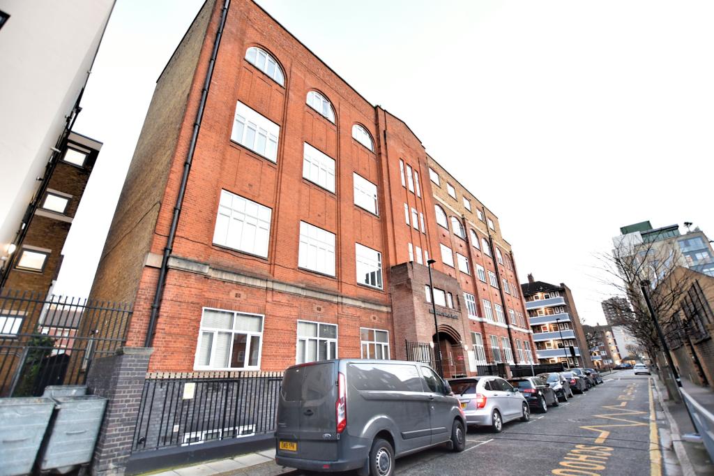 1 bed Barn Conversion for rent in London. From Residential Links - City & Docklands