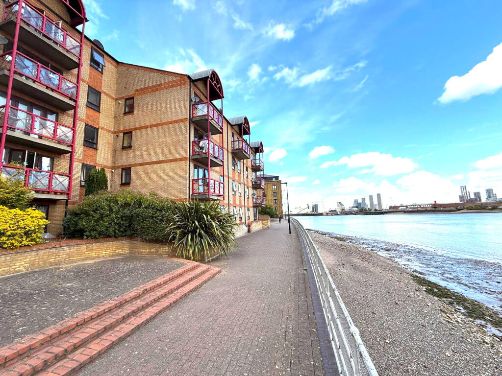 2 bed Apartment for rent in Poplar. From Residential Links - London 2 bed Apartment for rent in Poplar. From Residential Links - London