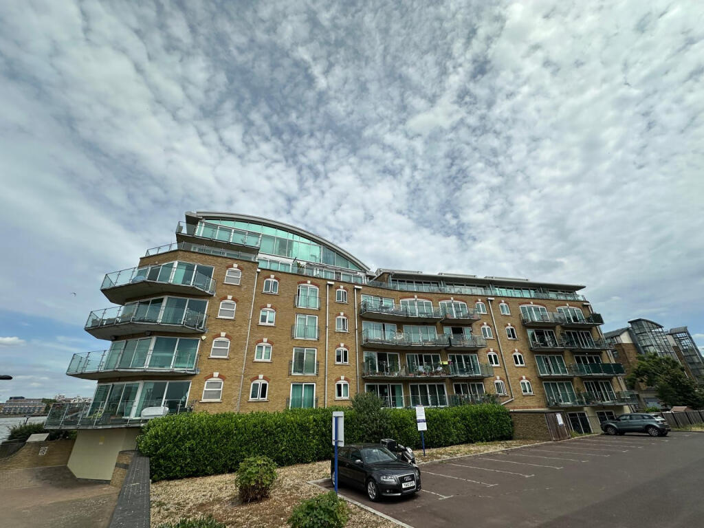 2 bed Apartment for rent in Stepney. From Residential Links - London