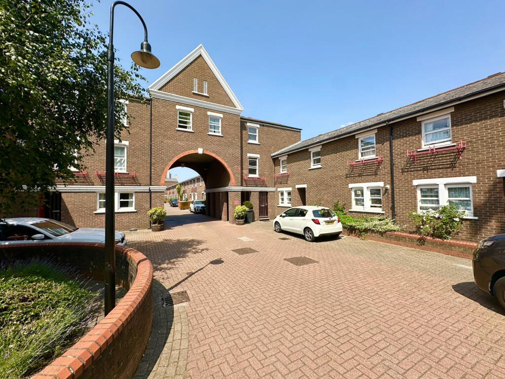 5 bed Detached for rent in Poplar. From Residential Links - London