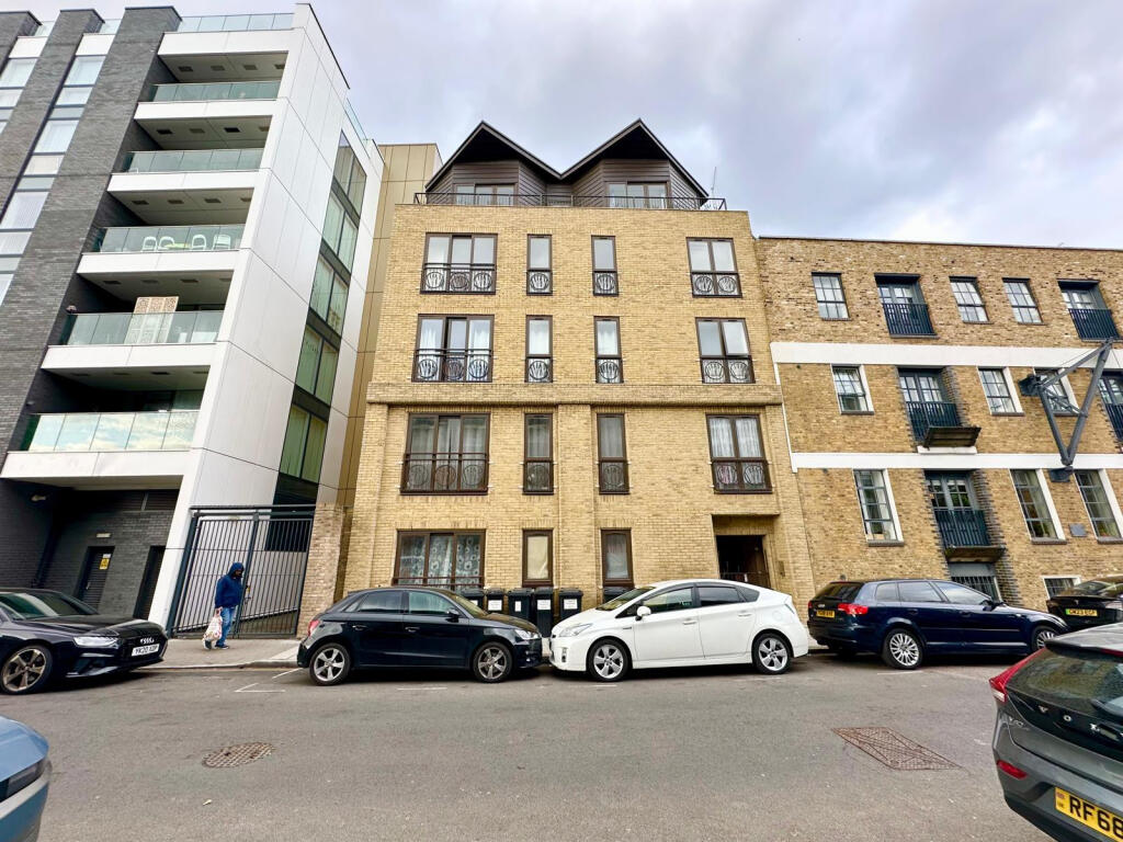 3 bed Apartment for rent in Poplar. From Residential Links - London 3 bed Apartment for rent in Poplar. From Residential Links - London
