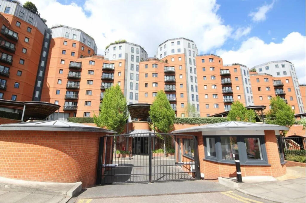 2 bed Apartment for rent in Poplar. From Residential Links - London 2 bed Apartment for rent in Poplar. From Residential Links - London