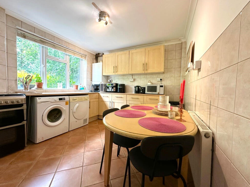 4 bed End of Terrace for rent in Stepney. From Residential Links - London