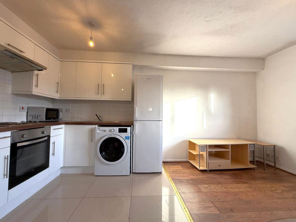 1 bed Apartment for rent in Poplar. From Residential Links - London 1 bed Apartment for rent in Poplar. From Residential Links - London