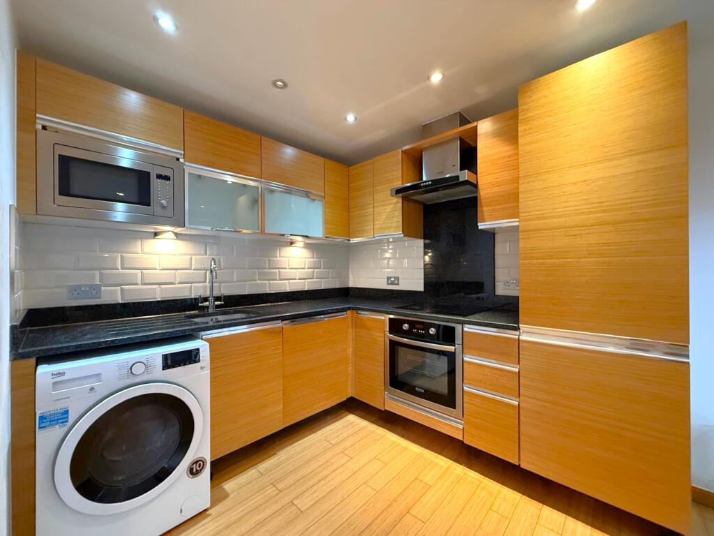 1 bed Apartment for rent in Poplar. From Residential Links - London
