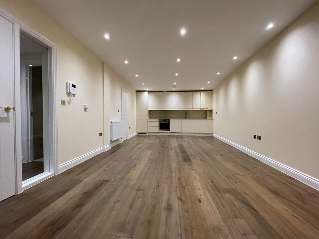 1 bed Apartment for rent in Poplar. From Residential Links - London
