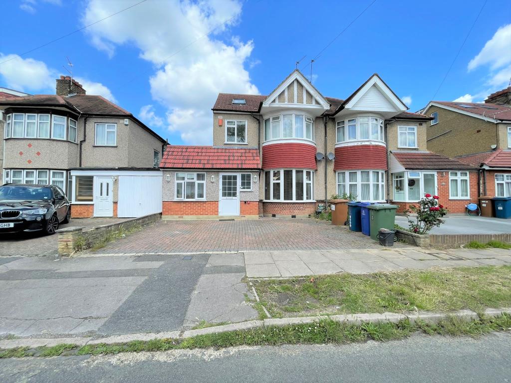 4 bed Semi-Detached House for rent in Harrow. From Sri Kanth Properties - London