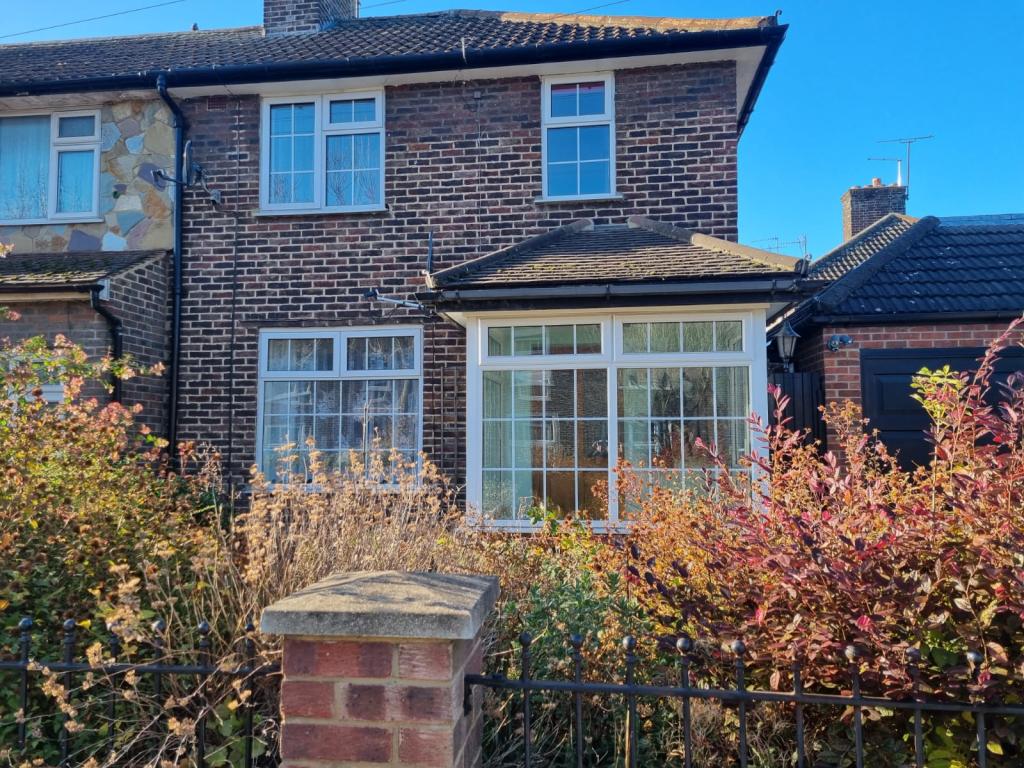 3 bed End Terraced House for rent in London. From Rosebank Properties - London