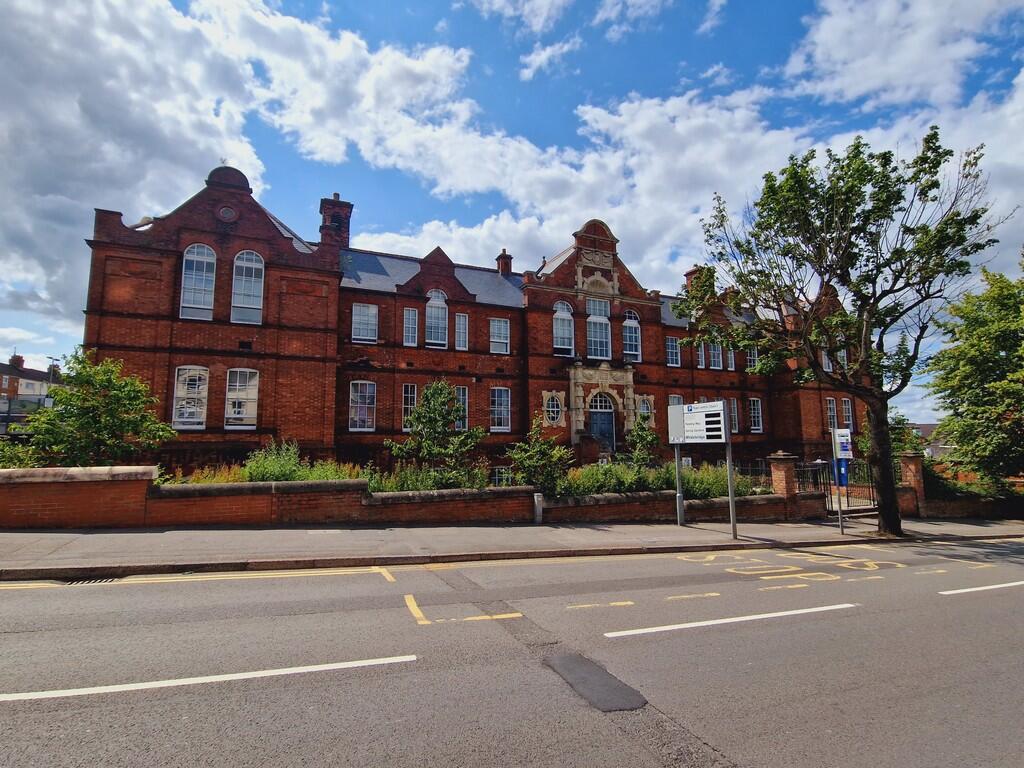 2 bed Apartment for rent in Swindon. From Atwell Martin - Swindon